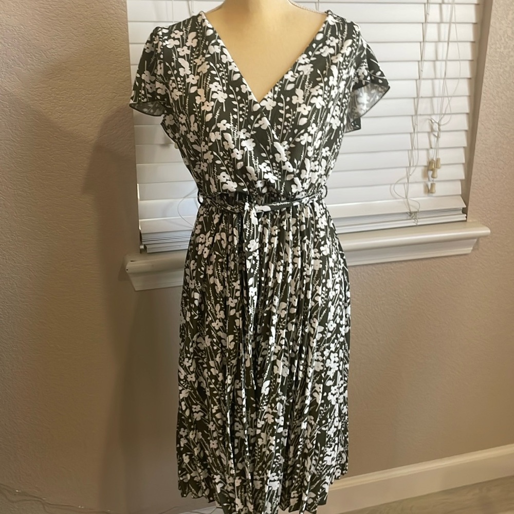 Green and white floral print dress